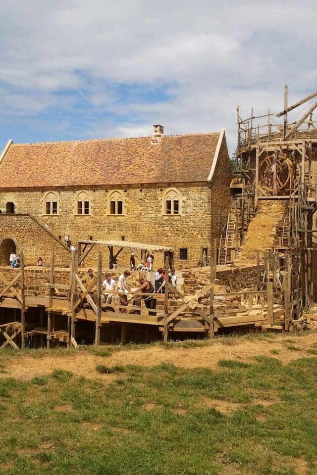 Guedelon Castle - foto by Thomas Wörner via Pixabay.jpg
