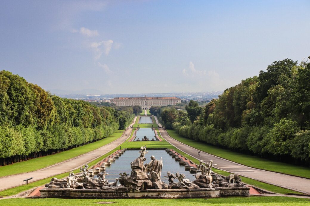 Reggia di Caserta (photo by Libellule789 on Pixabay)