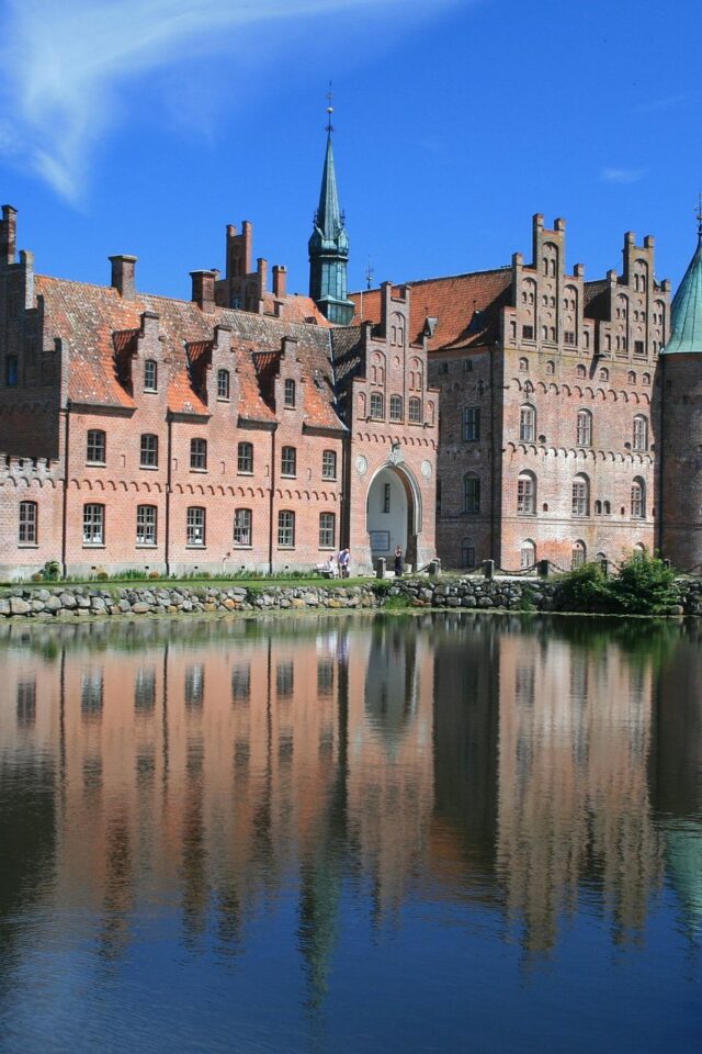 Egeskov Castle (image: Karl Erik Indresæter via Pixabay)