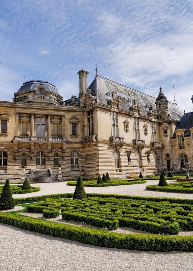 Chateau de Chantilly (photo: Loyloy Thal via Pixabay)