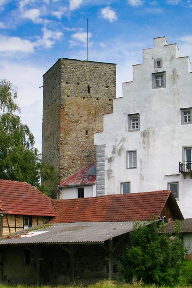 Giessen Castle, Germany (photo: Giacomo1970, CC BY-SA, via Wikimedia Commons)