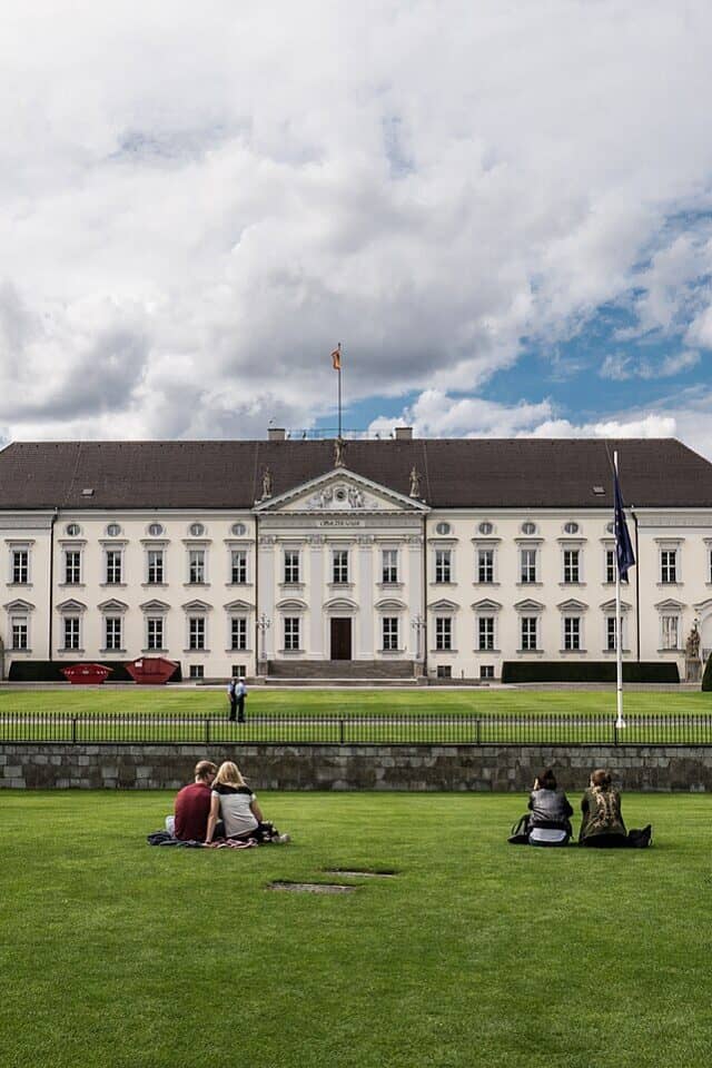 Bellevue Palace, Germany the official residence of the German Bundespräsident (foto: Harald Krichel, CC BY-SA 3.0 via Wikimedia Commons)
