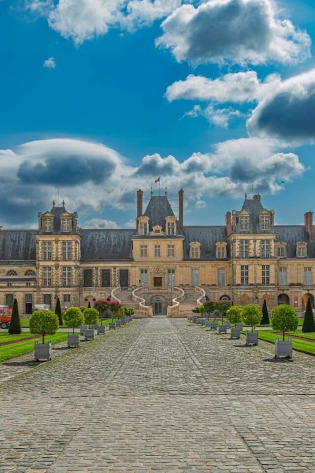 Château de Fontainebleau near Paris (image: Edoardo Colombo via Pexels)